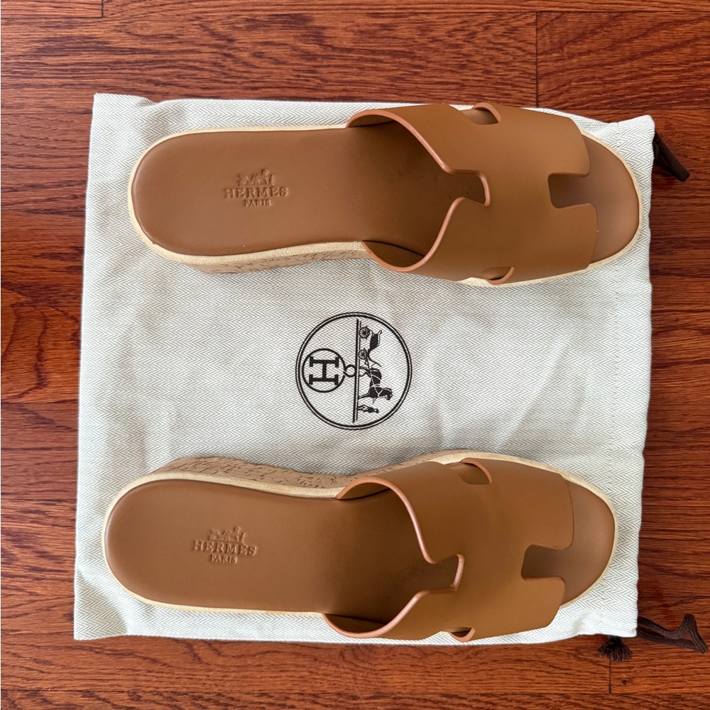 Hermès Eze Tan Platform Sandals